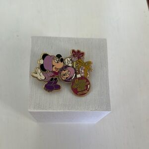 Rare Minnie Mouse Merry Christmas 2006 Collector’s Pin